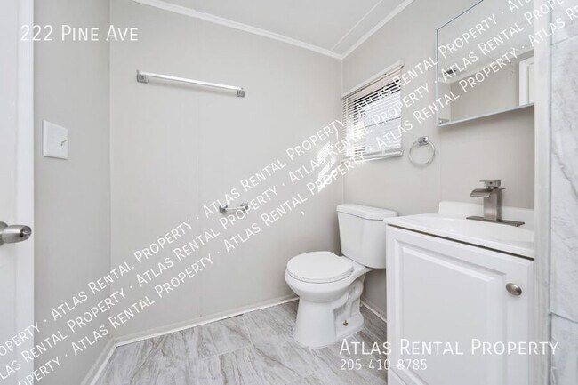 Building Photo - 222 Pine Ave