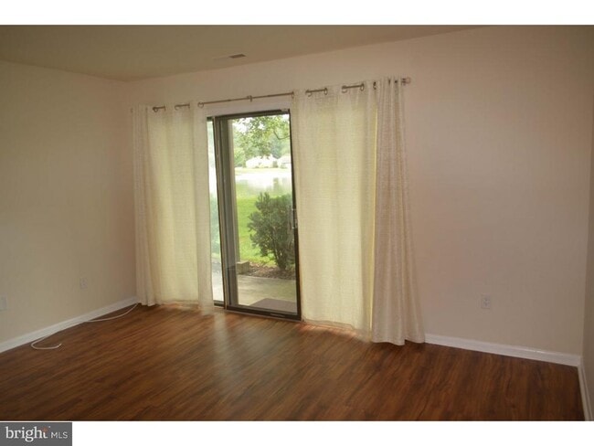 Building Photo - 23A E Daisy Ln