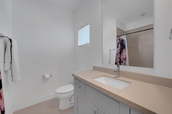Building Photo - 8636 Emnora Ln