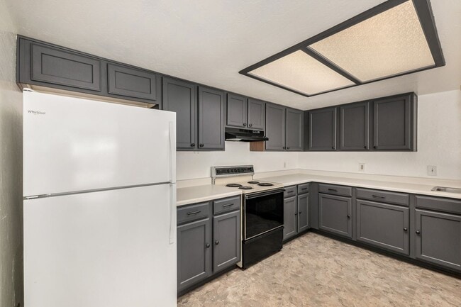 Building Photo - REDUCED RENT!!! 3 bed 2 bath condo, Alma School and Elliot