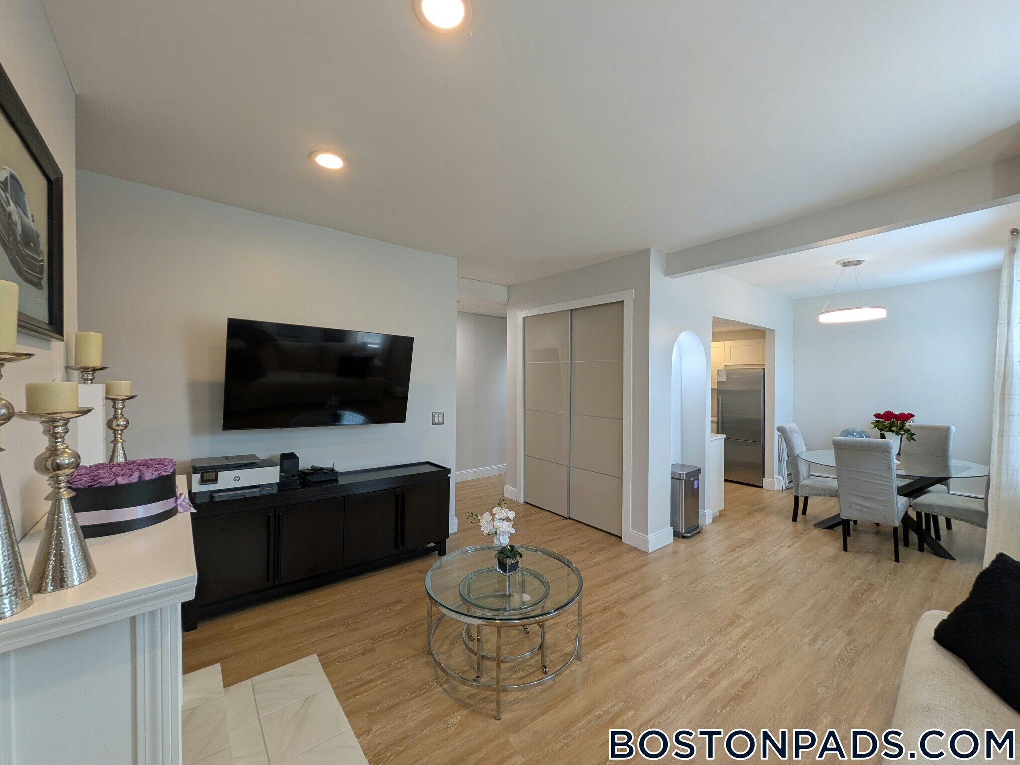 Building Photo - 390 Riverway