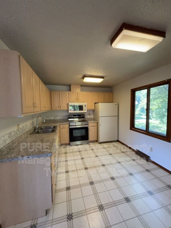 Building Photo - 1514 N Timber Ridge