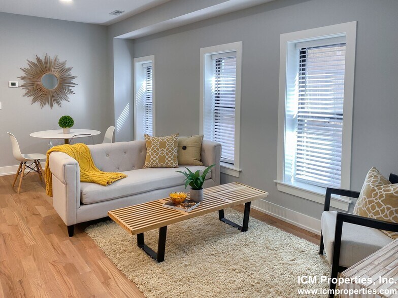 Building Photo - 2121 N Sedgwick St