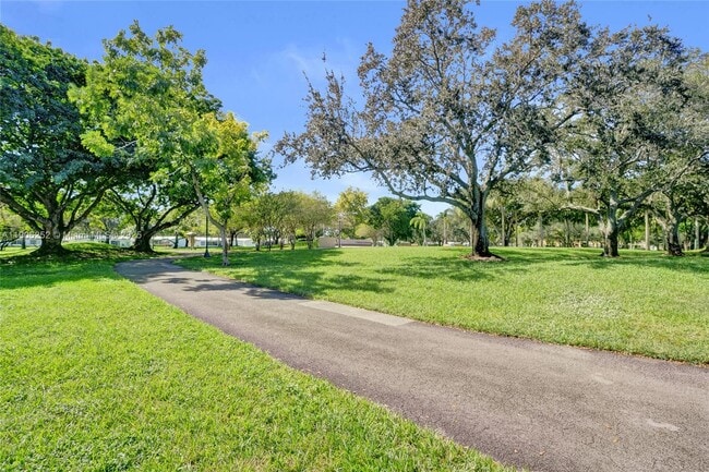 Building Photo - 8137 NW 17th Manor