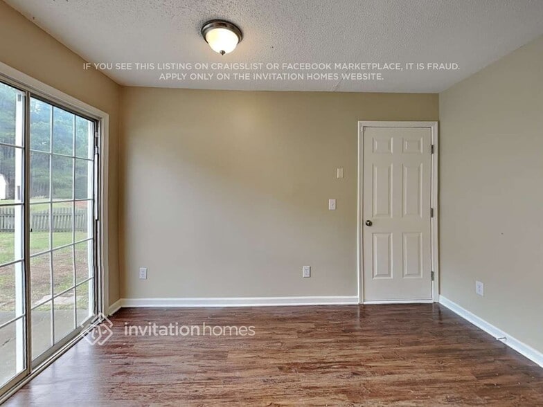 Building Photo - 526 Crossview Ln