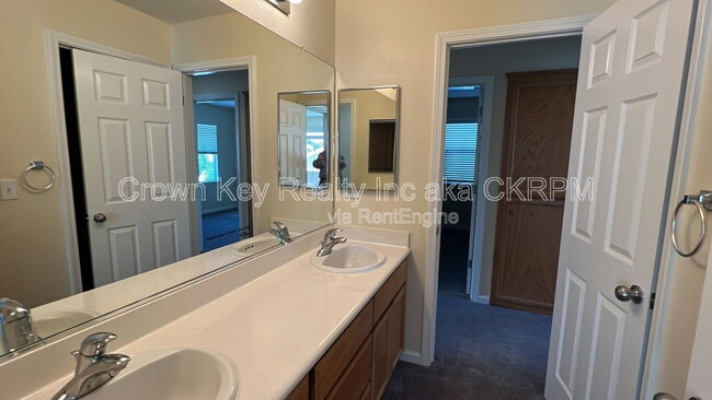 Building Photo - 1140 Dominique Dr