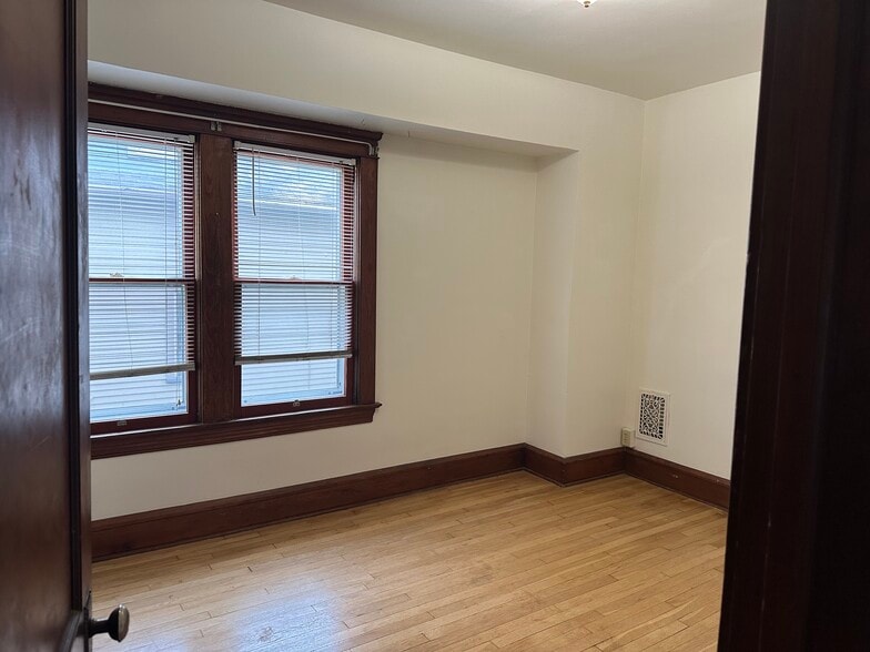 Building Photo - 2171 West Blvd