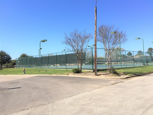 Building Photo - 12944 Orion Ct E