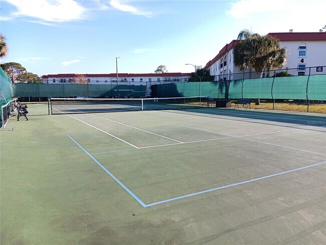 Building Photo - 2700 Bayshore Blvd