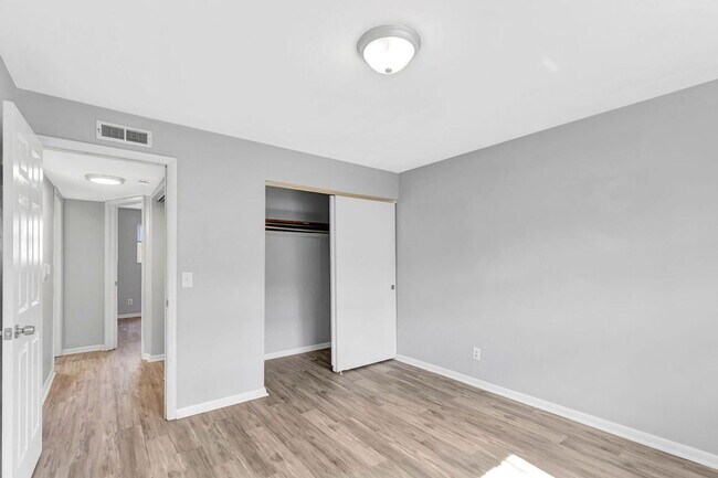 Building Photo - 239 N 12th St