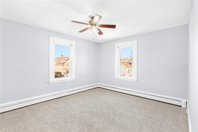 Building Photo - 2 Ann St