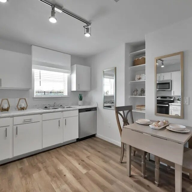 Building Photo - Relax & Thrive | 1-Bed in a Vibrant Community!