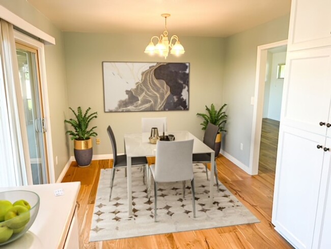 Building Photo - Oaks North Townhome with Views