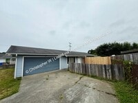 Building Photo - 1229 Fernwood Dr