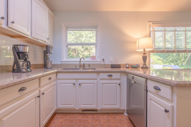 Fully Equipped Kitchen - 275 Kimberly Ave