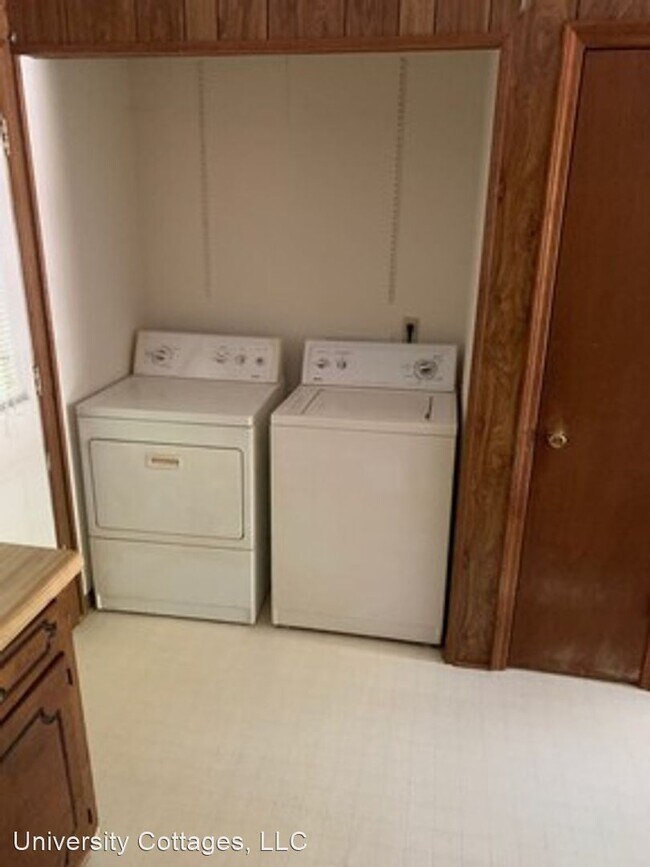 Building Photo - 802 Creekside Dr