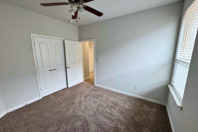 Building Photo - 1608 Bandolier Dr