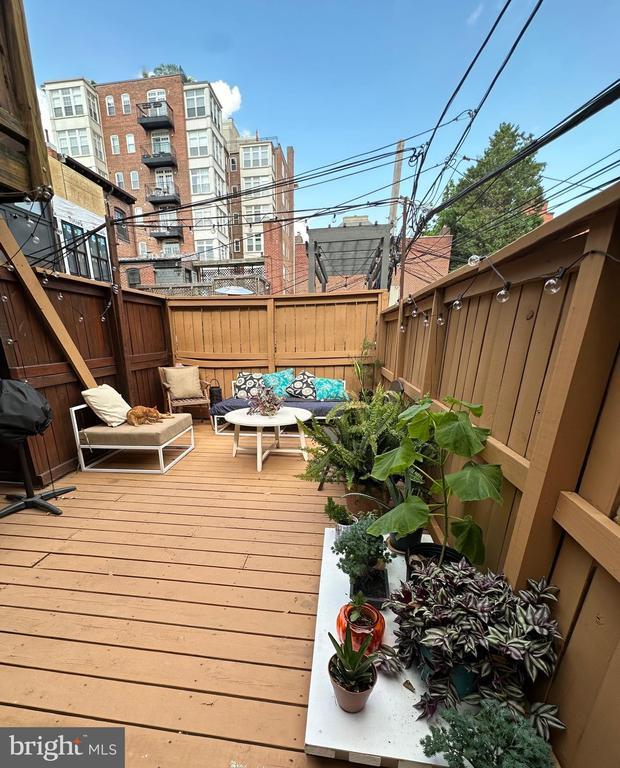 Building Photo - 1618 S St NW