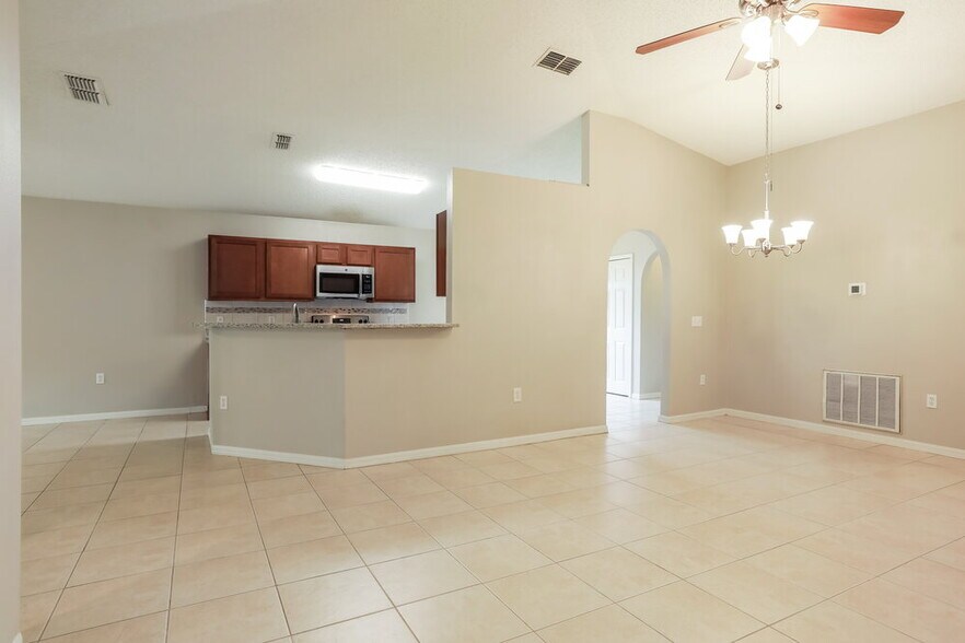 Building Photo - 7390 Overland Park Blvd
