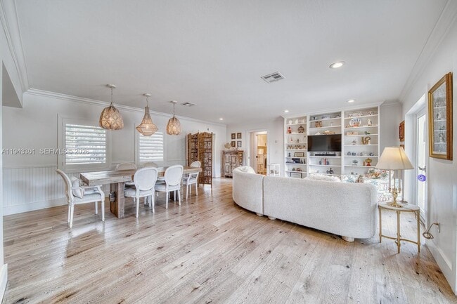 Building Photo - 7621 SW 65th Pl