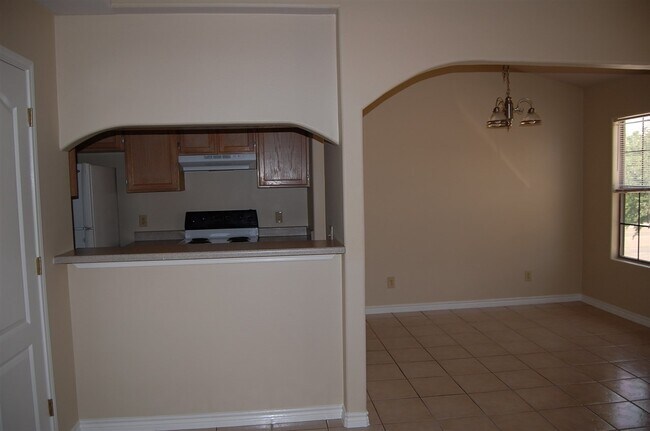 Building Photo - 505 Shiloh Dr