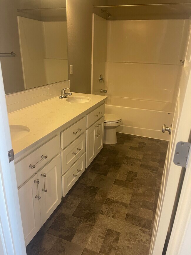 Building Photo - Pierre