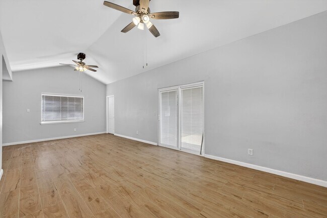 Building Photo - Affordable home in a Central Location!