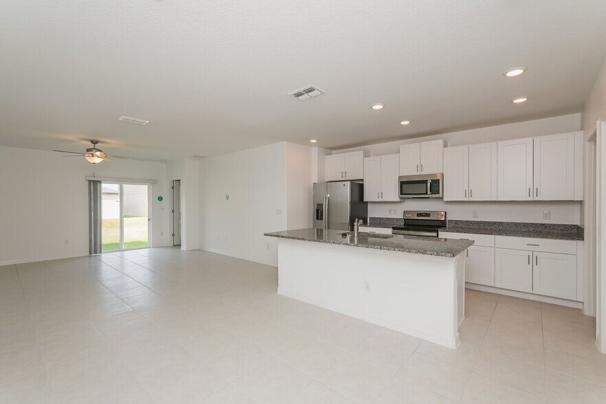 Building Photo - 17919 Blissful Stars Dr