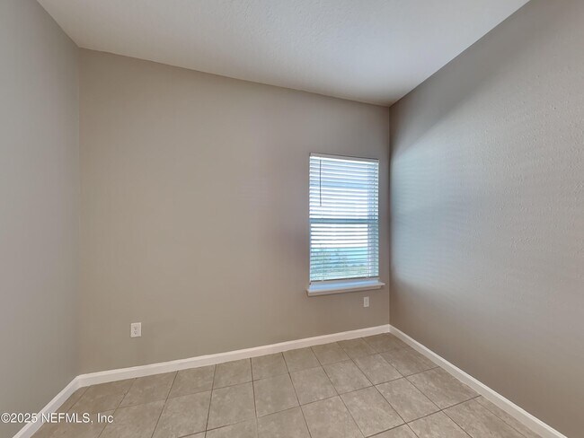 Building Photo - 164 Bloomfield Wy