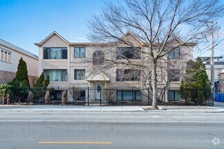 Building Photo - 2112 W Armitage Ave