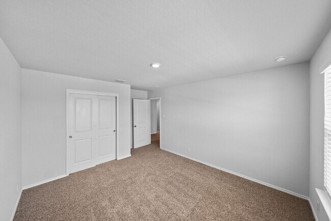 Building Photo - RESORT STYLE AMENITIES!! Multiple Pools. Lazy River. Splash Pad and Water Slides. Fitness Center....