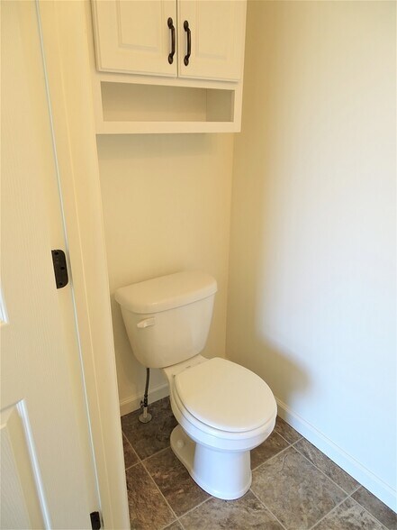 Building Photo - 312 Meadow View Dr