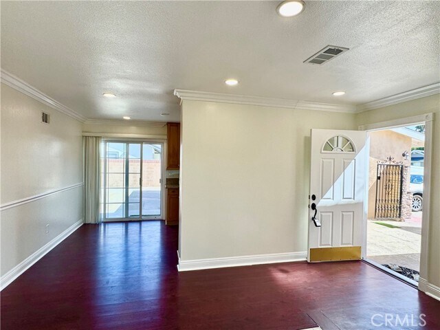 Building Photo - 15471 Salisbury Ln