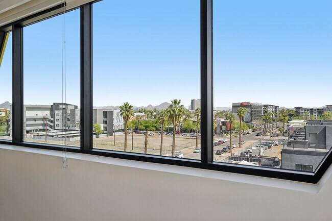 Building Photo - 1030 N 1st St