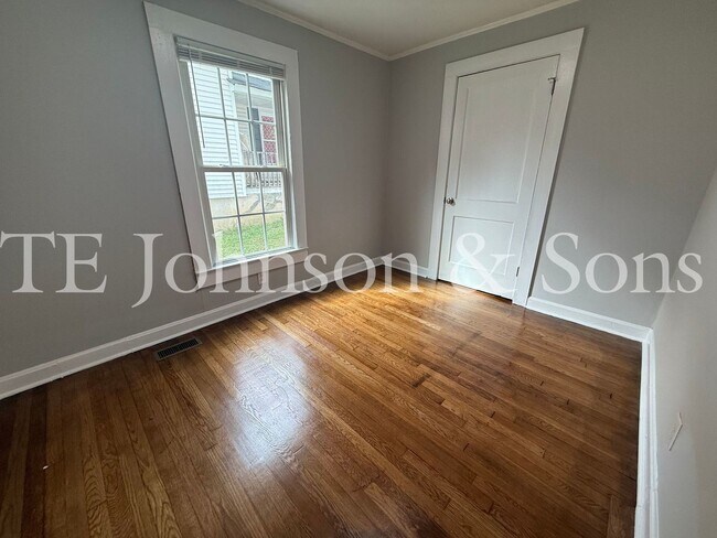 Building Photo - Charming Three Bedroom Home in Winston Sal...
