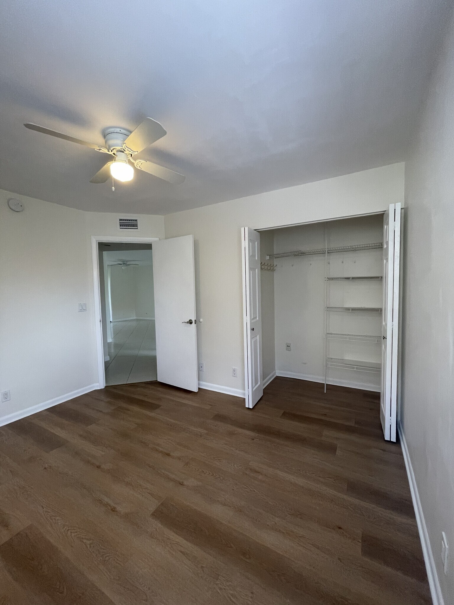 Building Photo - 5661 Riverside Dr