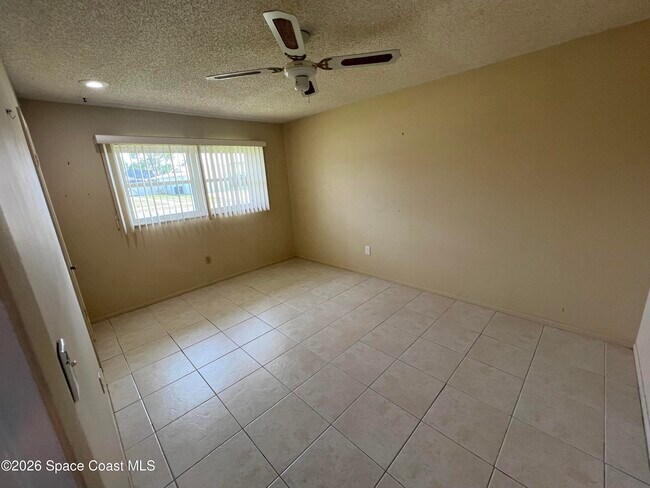 Building Photo - 1497 Krin Ct NE