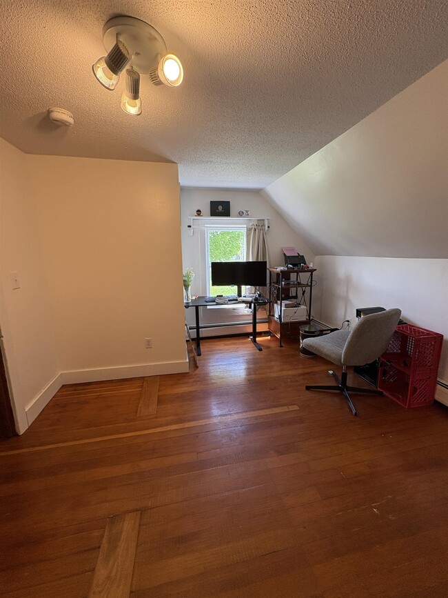 Building Photo - 424 VT-15