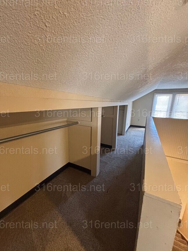 Building Photo - Rental Available NOW!