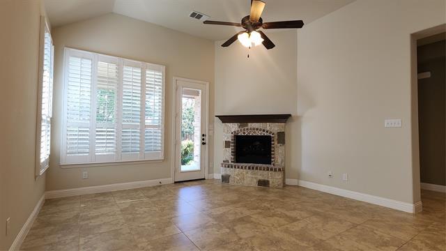 Building Photo - 5621 Grove Cove Dr