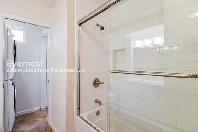 Building Photo - 8726 E Bonnie Rose Ave