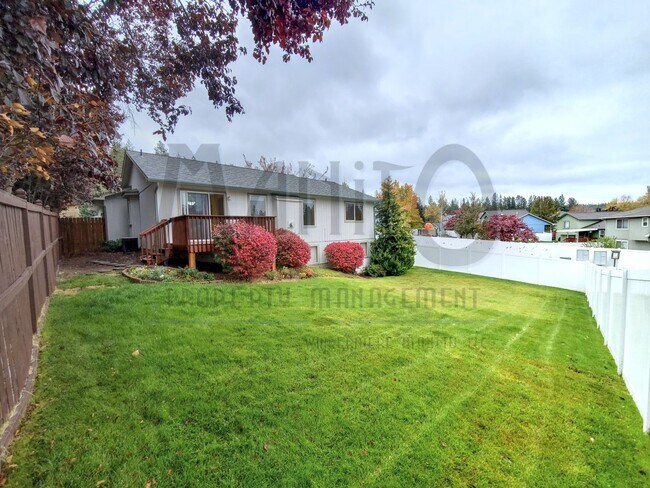 Building Photo - **MOVE-IN SPECIAL** Beautiful Private Comm...