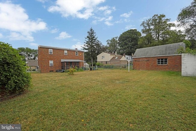 Building Photo - 30 Hendrickson Ave