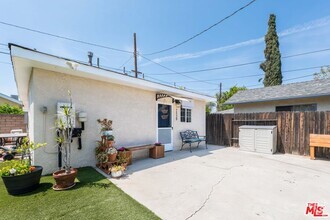 Building Photo - 7529 Oakdale Ave