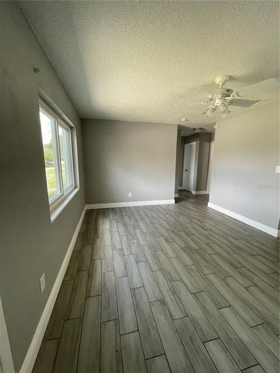 Building Photo - 204 6th Jpv St