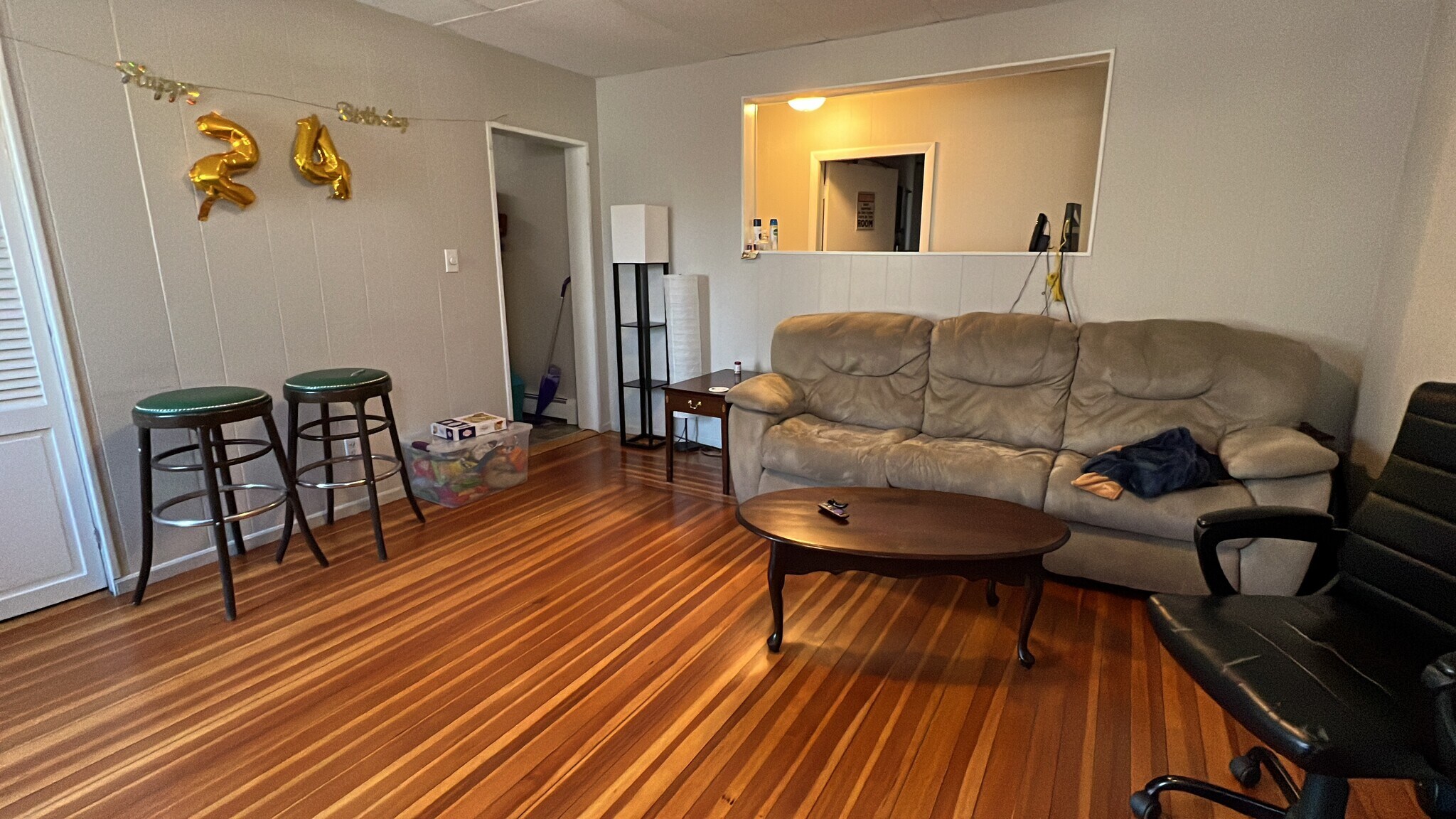 Building Photo - 158 Holland St