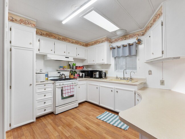 Building Photo - Cozy 3 bedrooms, 2 bathrooms, cover patio and carport available in San Marcos