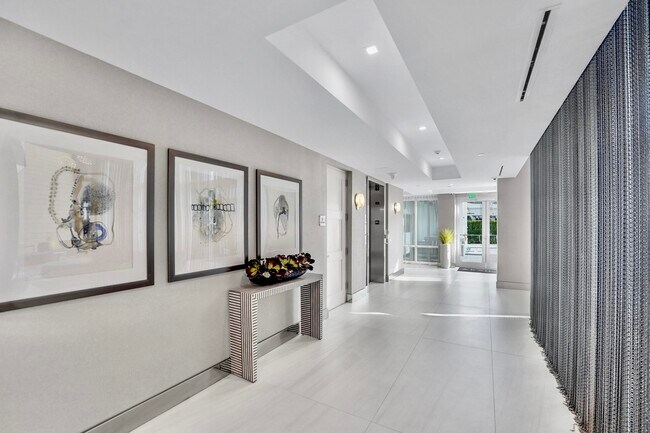 Building Photo - 155 E Boca Raton Rd