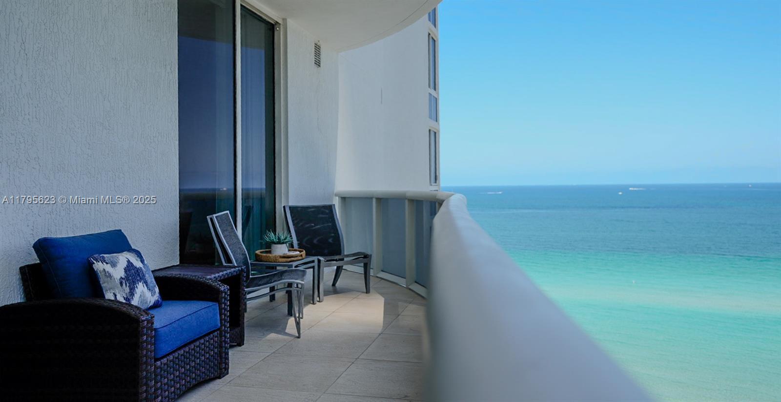 Building Photo - 15901 Collins Ave