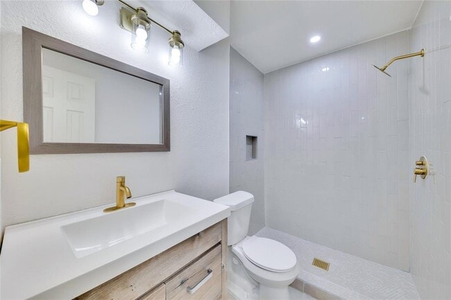 Building Photo - 6807 Trendal Ln